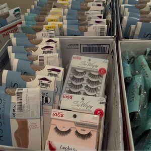 Kiss Eyelash Collection‎ - Black and White